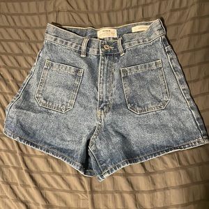 Dark blue Cotton:On High A Line shorts!